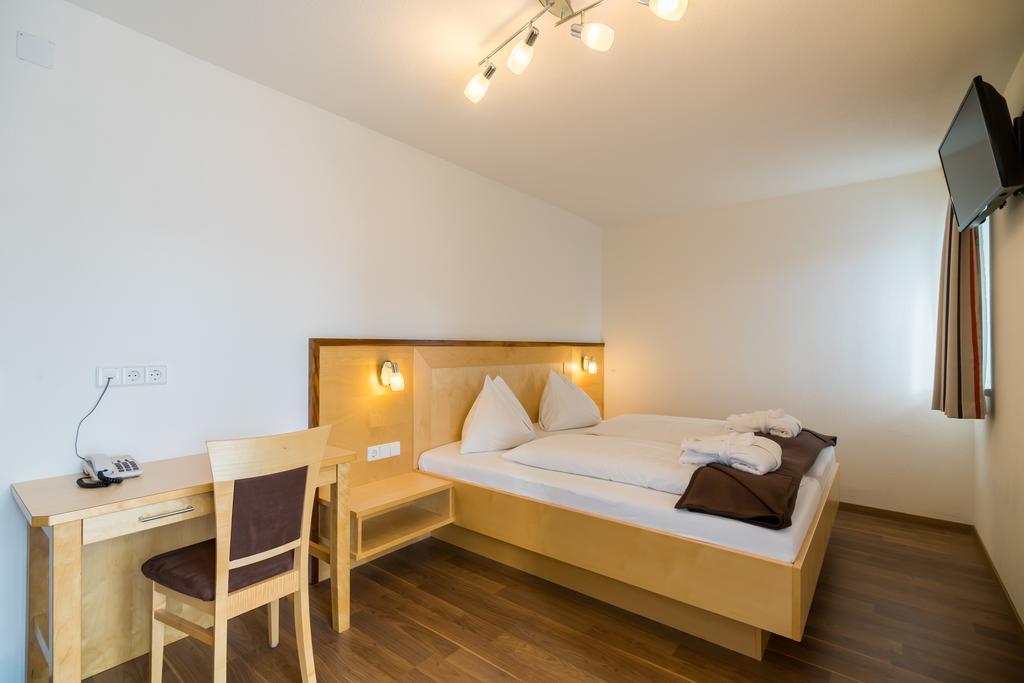 Hotel Gartnerkofel ゾンネンアルペ・ナスフェルト エクステリア 写真